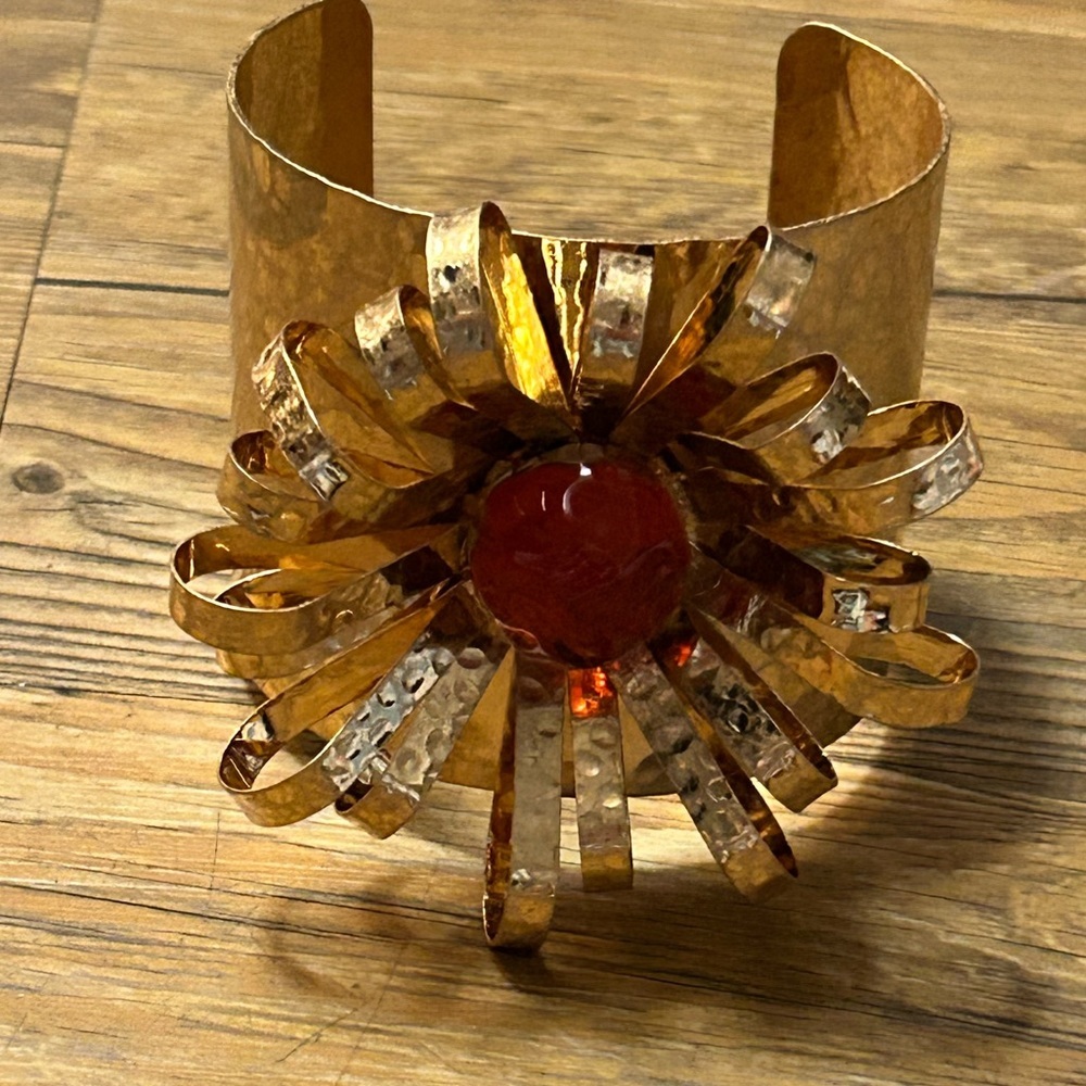 Nwt- Zara flower cuff bracelet - Picture 6 of 6